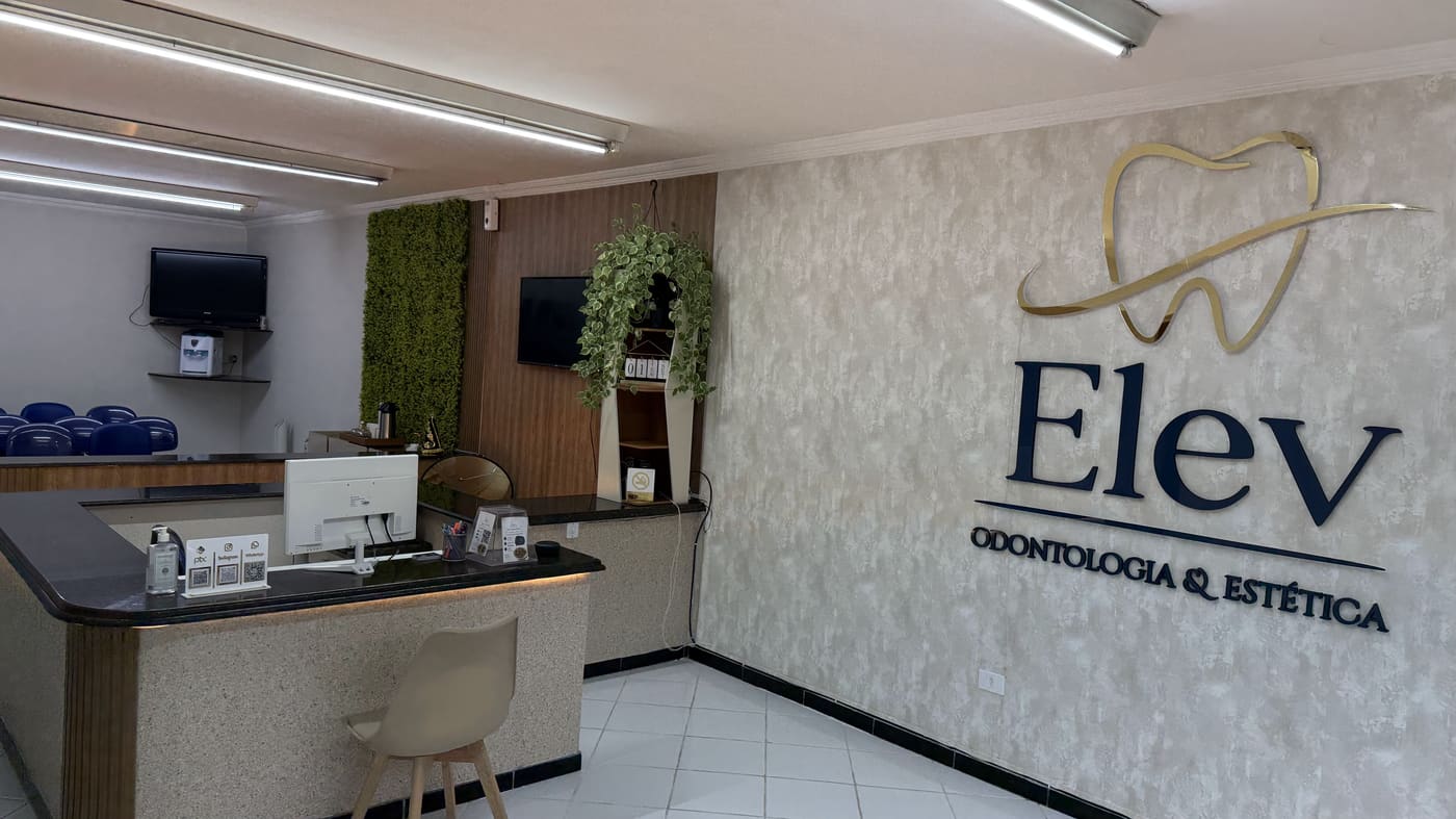 Recepção da Elev vista de outro ângulo, com a área de espera ao fundo